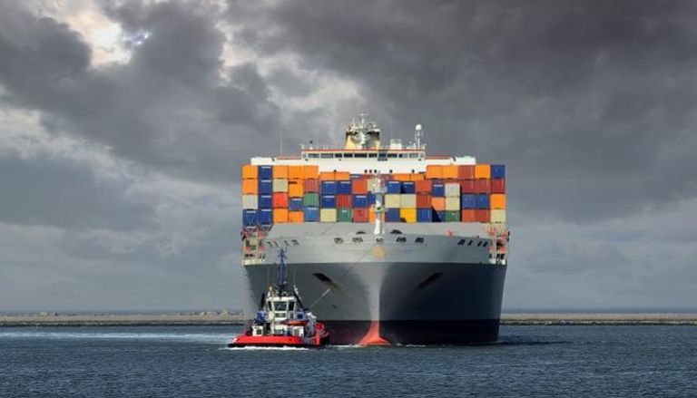المنطقة الاقتصادية لقناة السويس تبدأ خدمات تموين السفن