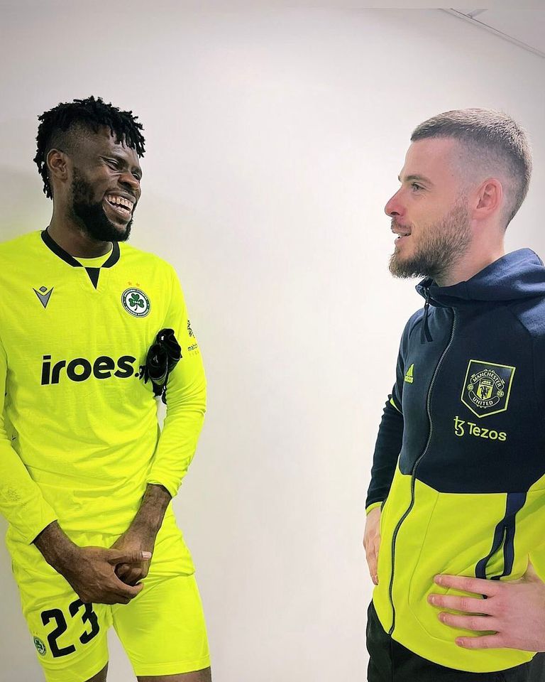 فرانسيس أوزوهو ودي خيا فرانسيس أوزوهو يبتسم مع كريستيانو رونالدو