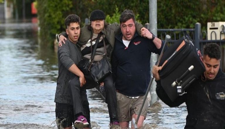 الفيضانات دفعت السلطات لإجلاء الآلاف
