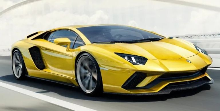 لامبورجيني أفينتادور إحدى سيارات محمد صلاح