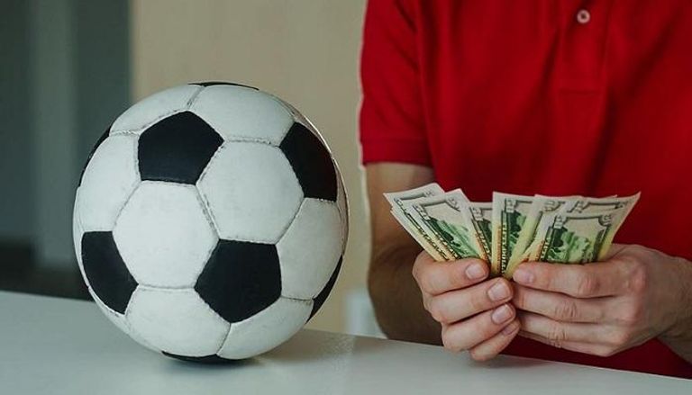 الأموال وكرة القدم