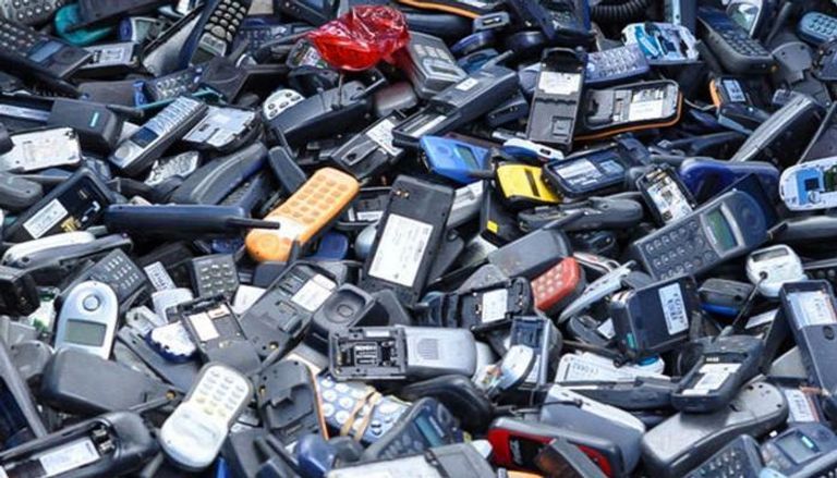كيف يستفيد العالم من نفايات 5 مليارات هاتف محمول؟