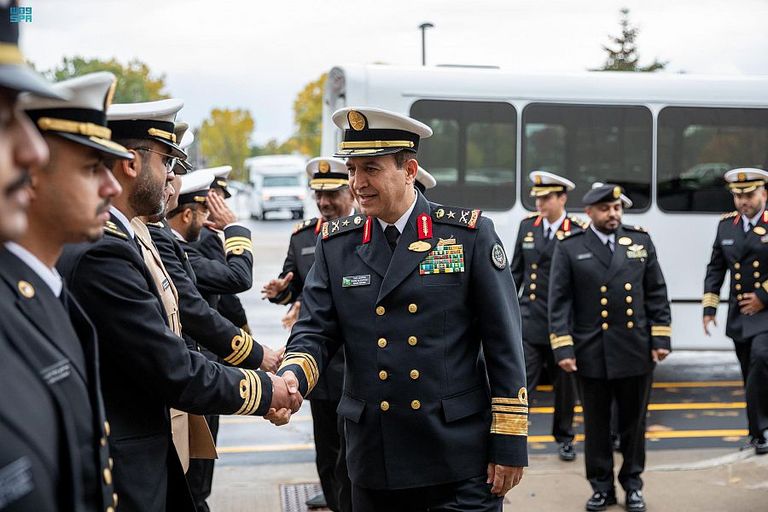 جانب من مراسم إرساء السفينة