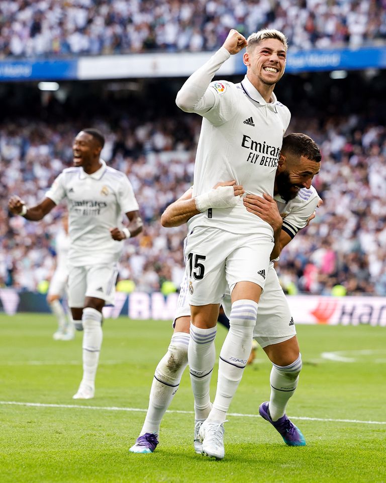 ريال مدريد يتفوق على برشلونة في الكلاسيكو الإسباني أنشيلوتي وتشافي في كلاسيكو ريال مدريد وبرشلونة