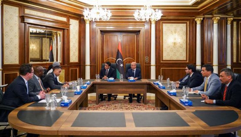 جانب من لقاء المبعوث الأممي ورئيس المجلس الرئاسي الليبي ونائبه