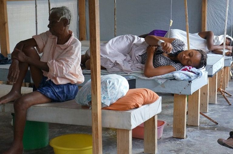 مصابون بمرض الكوليرا ويتلقون الرعاية الطبية مصابون بأعراض كورونا الحادة - أرشيفية