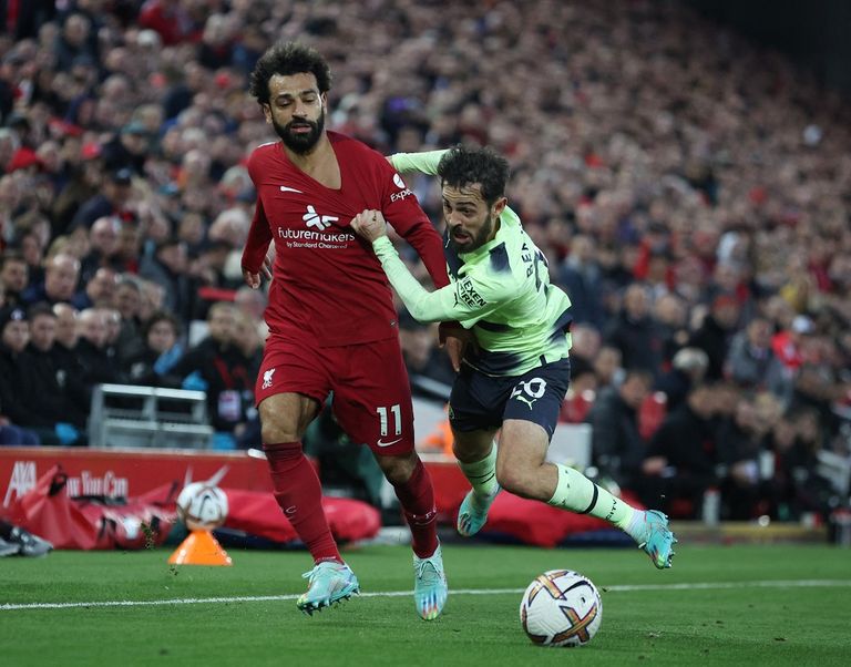 محمد صلاح وبرناردو سيلفا في مباراة ليفربول ومانشستر سيتي محمد صلاح وبرناردو سيلفا في مباراة ليفربول ومانشستر سيتي