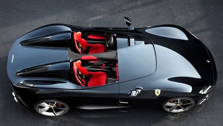 Ferrari Monza SP1 إحدى سيارات كريستيانو رونالدو كريستيانو رونالدو يقود إحدى سياراته