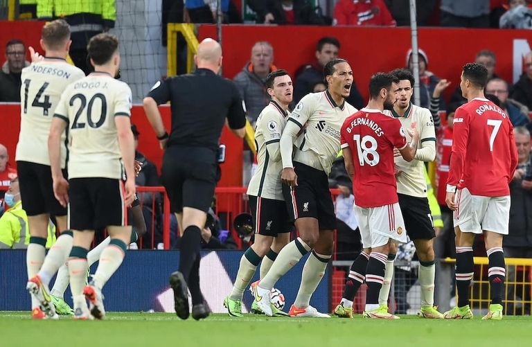 مشادة يونايتد وليفربول أمام أعين تايلور الموسم الماضي ثورة يورجن كلوب في مباراة ليفربول ضد مانشستر سيتي