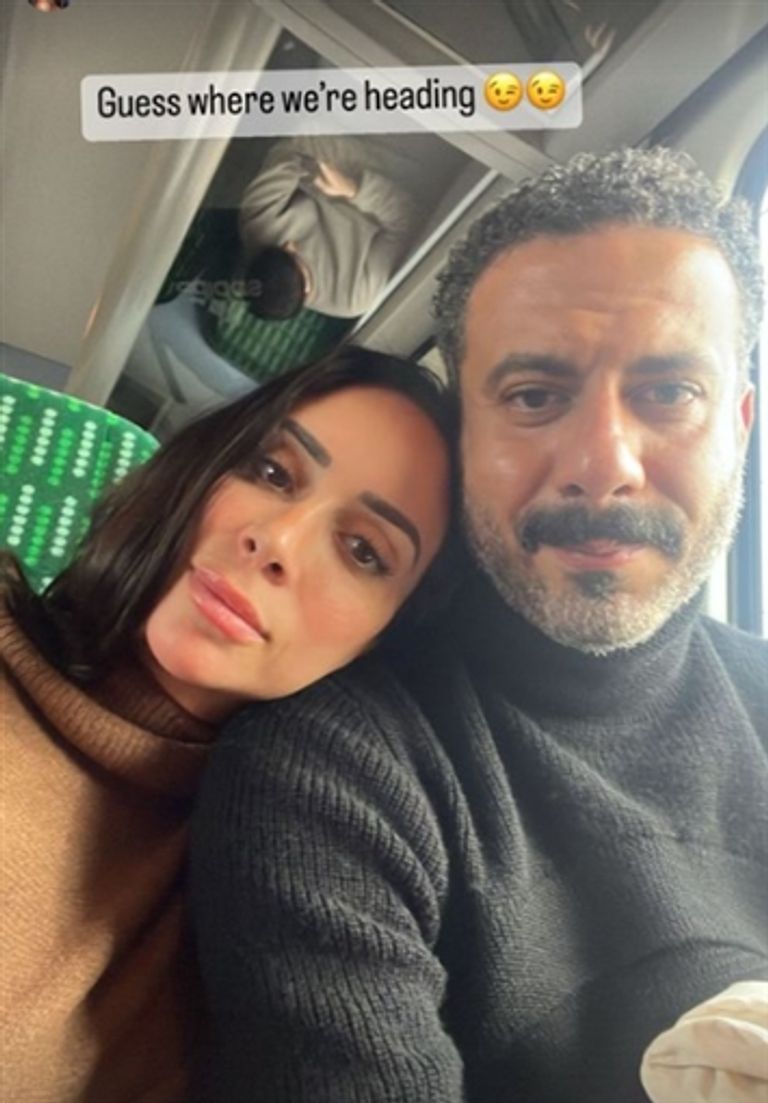 محمد فراج وبسنت شوقي قبل المباراة محمد صلاح ومكة مع محمد فراج وبسنت شوقي