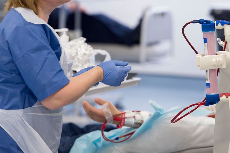 فتاة تخضع لعلاج من مشكلة في الكلى - أرشيفية