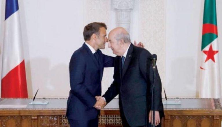 جانب من لقاء الرئيس الفرنسي ماكرون للجزائر في أغسطس الماضي