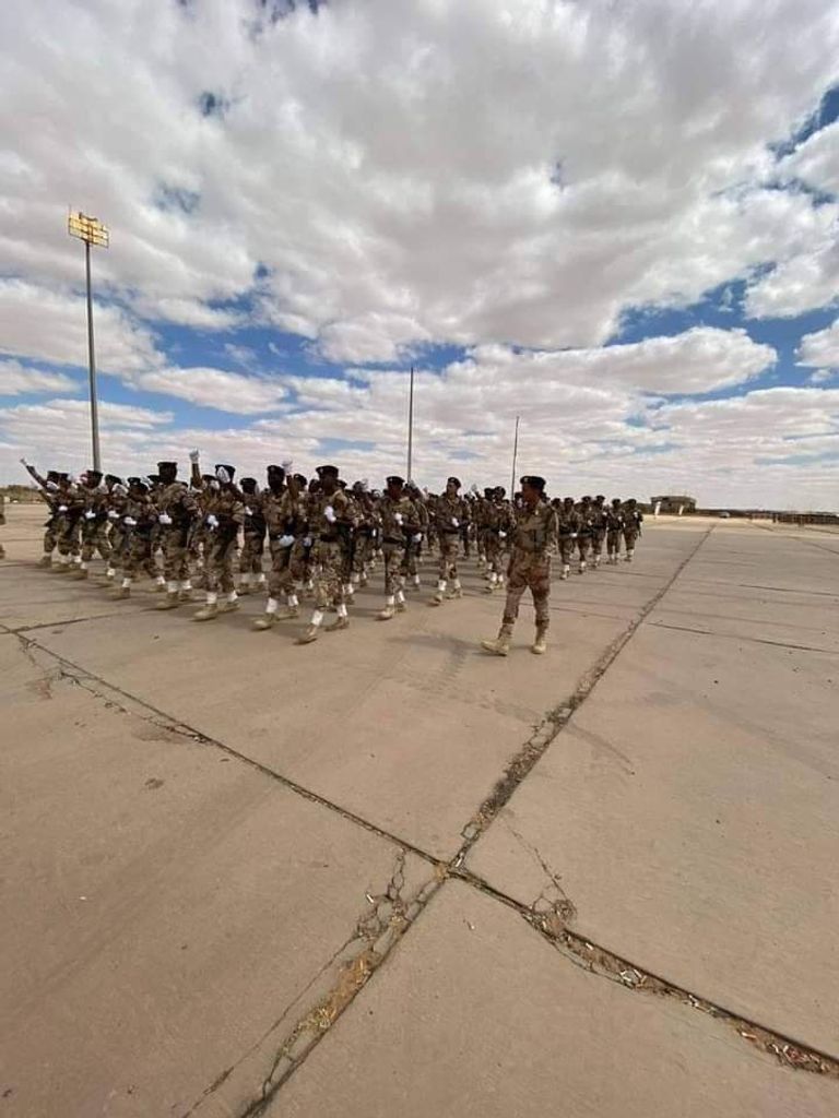 الجيش الليبي يستعرض قواته في مدينة سبها