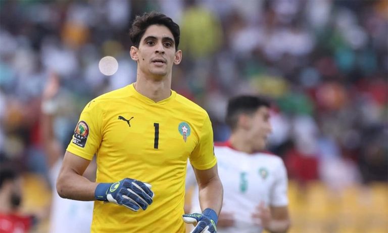 ياسين بونو حارس منتخب المغرب وفريق إشبيلية وليد الركراكي مدرب منتخب المغرب