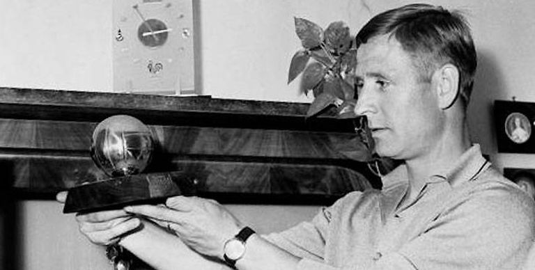 رايموند كوبا كريم بنزيما مع زين الدين زيدان من حفل الكرة الذهبية