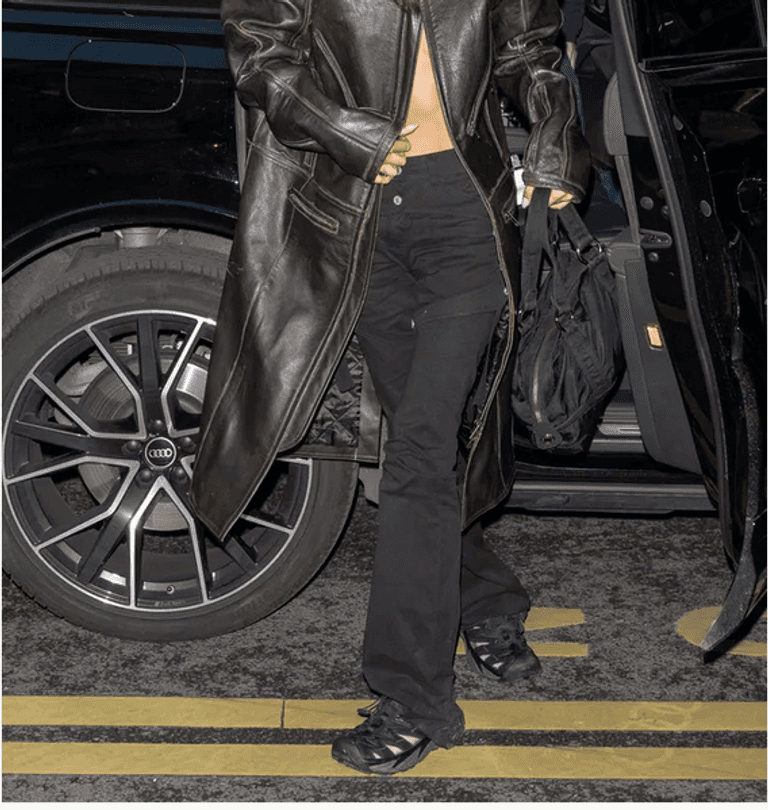 عارضة الأزياء بيلا حديد