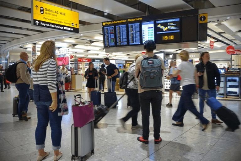 مطار London Heathrow مطار شارل ديجول