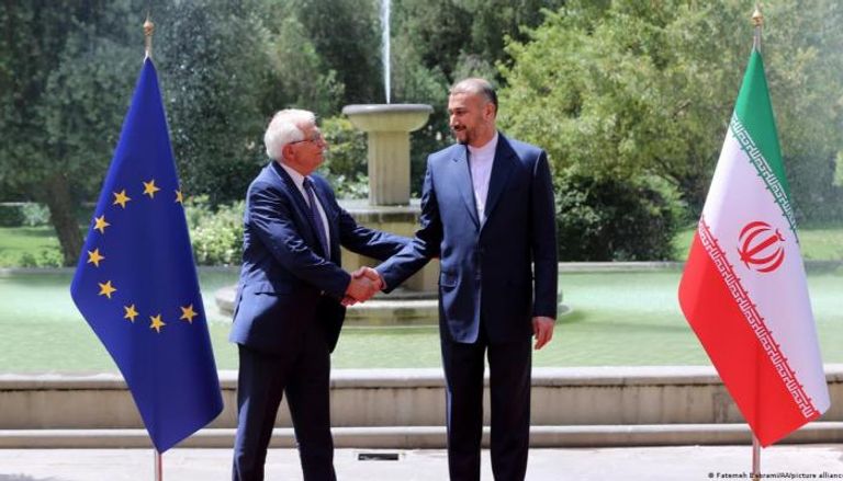 لقاء سابق بين وزير الخارجية الإيراني ومسؤول أوروبي