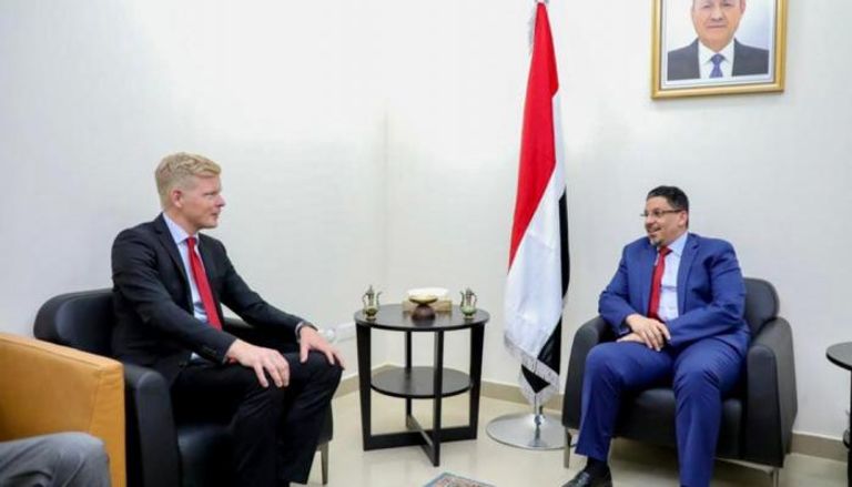 مبعوث اليمن الأممي هانس غروندبرغ خلال لقائه وزير الخارجية اليمني 