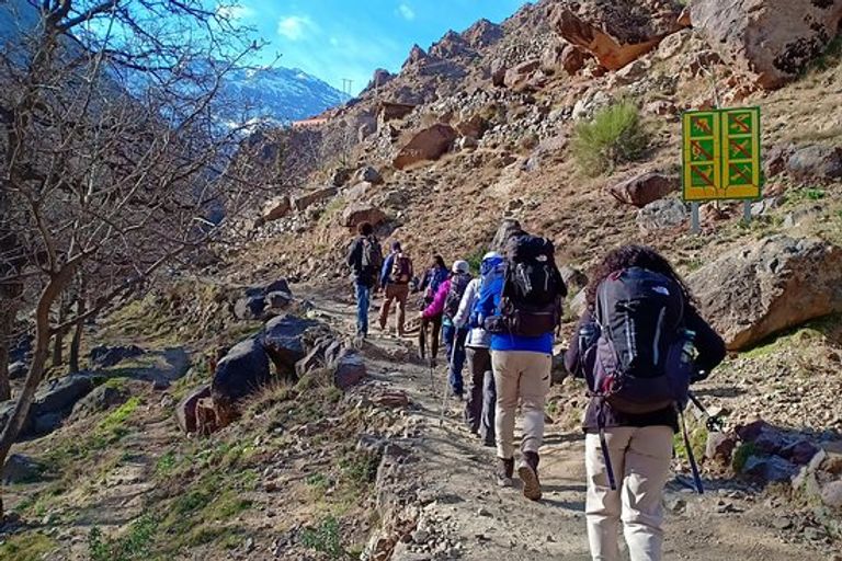 جبال الأطلس أحد الأماكن السياحية في المغرب للعوائل  الأماكن السياحية في المغرب للعوائل.. 5 أنشطة سياحية