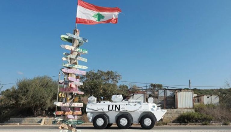 سيارة لقوات حفظ السلام الأممية في الناقورة قرب الحدود اللبنانية الإسرائيلية
