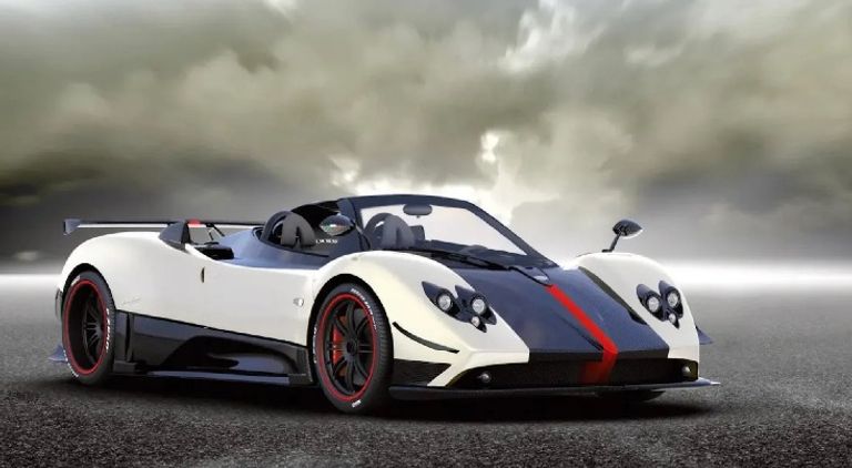 Pagani Zonda Roadster ليونيل ميسي يخرج من أحد سياراته