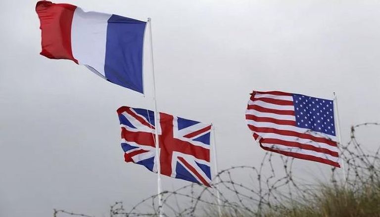 أعلام الولايات المتحدة وبريطانيا وفرنسا- أرشيفية