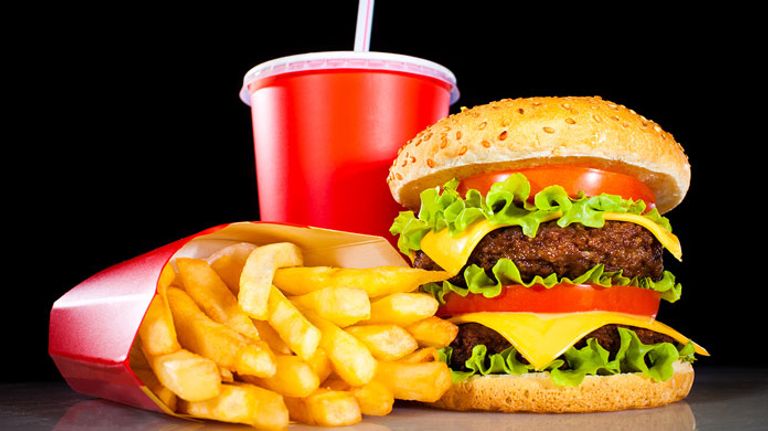 عشق الوجبات السريعة يبدأ في الدماغ