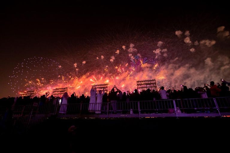 الألعاب النارية تزين سماء الرياض