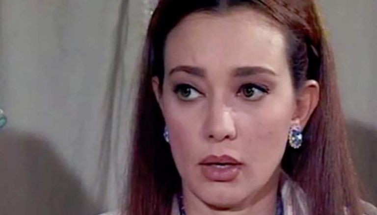 الفنانة عزة بهاء 