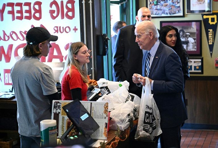 بايدن خلال جولته في بنسلفانيا