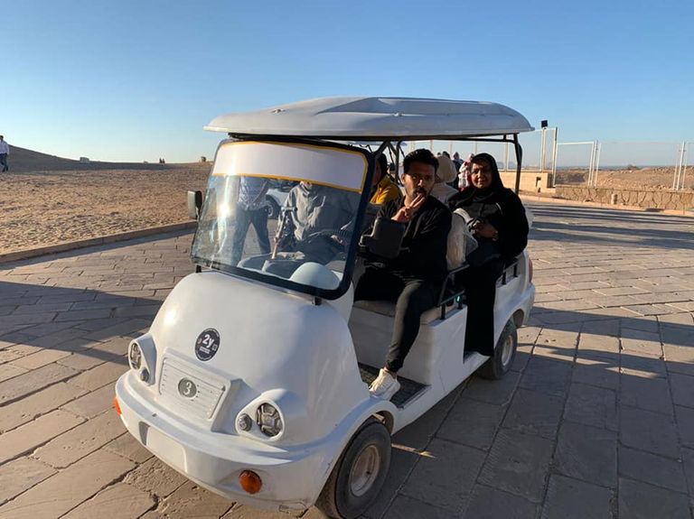انطلاق سيارات كهربائية مع تعامد الشمس بأبو سمبل بمصر
