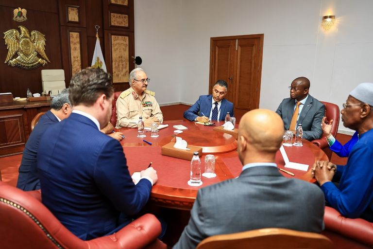 حفتر يستقبل باثيلي بمكتبه ببنغازي