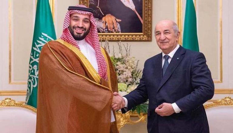 جانب من لقاء سابق بين  الأمير محمد بن سلمان ورئيس الجزائر تبون