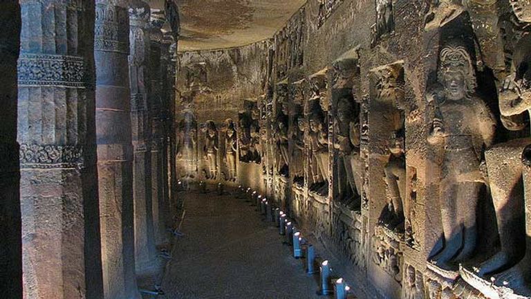 كهوف اجانتا أحد معالم الهند السياحية معالم الهند السياحية.. 6 جواهر هندية