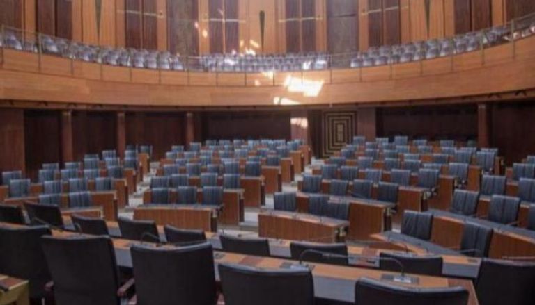 قاعة البرلمان اللبناني تنتظر جلسة رابعة غدا