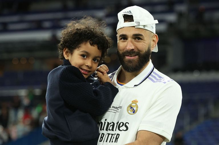 كريم بنزيما مع نجله إبراهيم كريم بنزيما نجم ريال مدريد