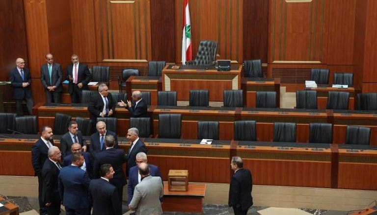 قاعة البرلمان اللبناني- رويترز