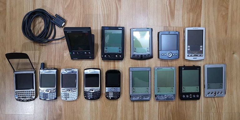 هواتف قديمة - موقع gadgeteer هواتف محمولة - رويترز