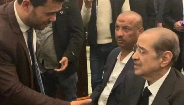 أحمد حمد رفقة المحامي الراحل فريد الديب