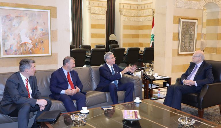 اجتماع نجيب ميقاتي مع وفد من البنك الدولي