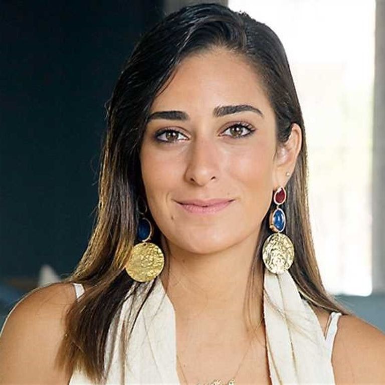 النجمة أمينة خليل