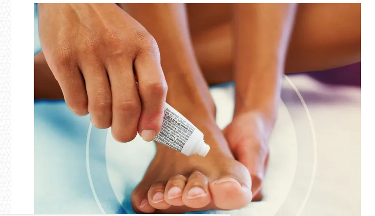 الفطريات أسفل الأظافر الصناعية