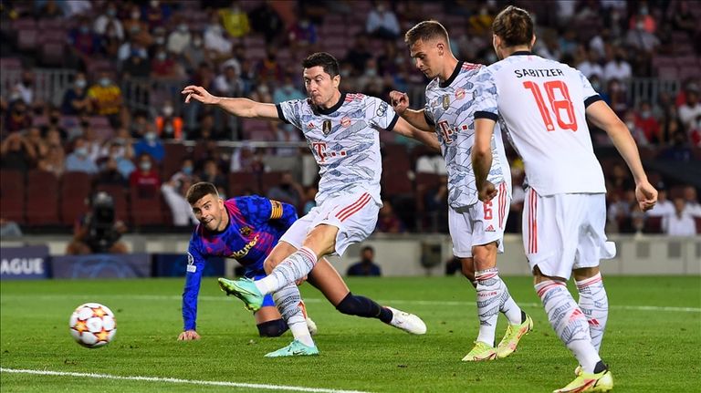 برشلونة يفوز على بايرن 3-0