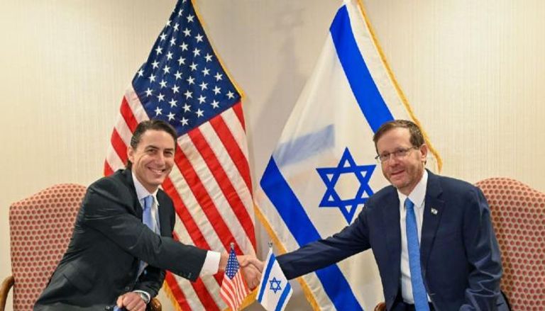 جانب من لقاء هوكشتاين الرئيس الإسرائيلي في واشنطن أمس