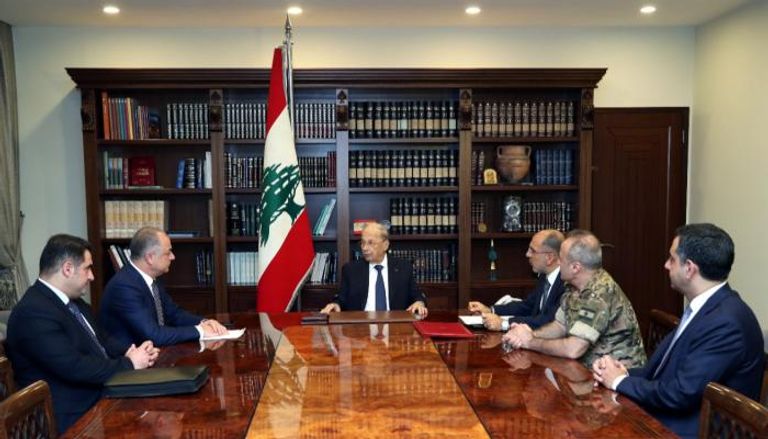 جانب من لقاء الرئيس عون الوفد المغادر لتوقيع الاتفاق في الناقورة 