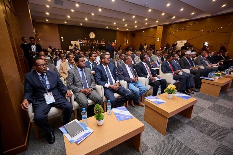 رئيس الوزراء الصومالي حمزة عبدي بري يدشن المشروع