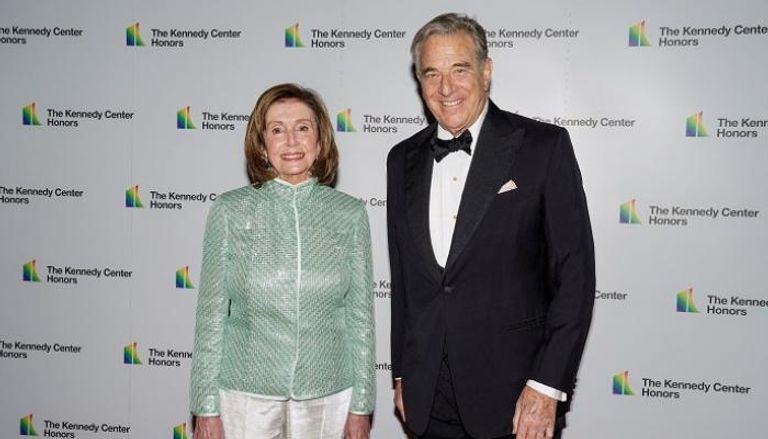 نانسي بيلوسي رئيسة مجلس النواب الأمريكي وزوجها