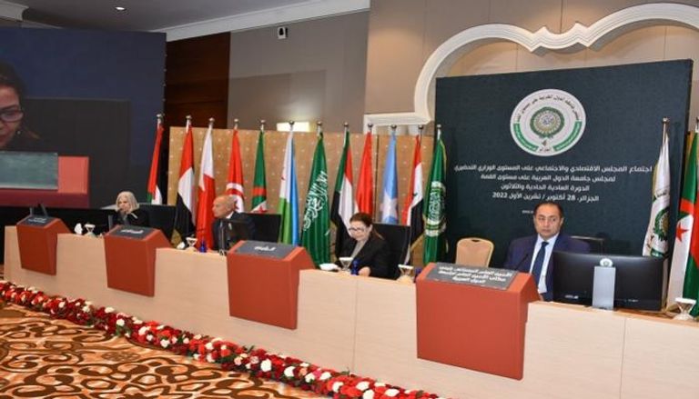جانب من الاجتماع الوزاري للقمة العربية بالجزائر