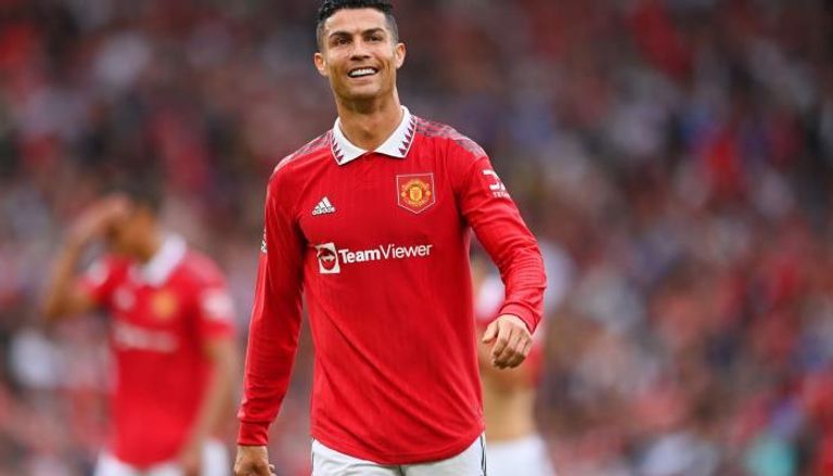 كريستيانو رونالدو روبرت ليفاندوفسكي مهاجم برشلونة